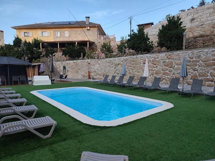 Casa de férias para 12 pessoas, com piscina e vista e ainda jardim, com animais de estimação em São Pedro do Sul