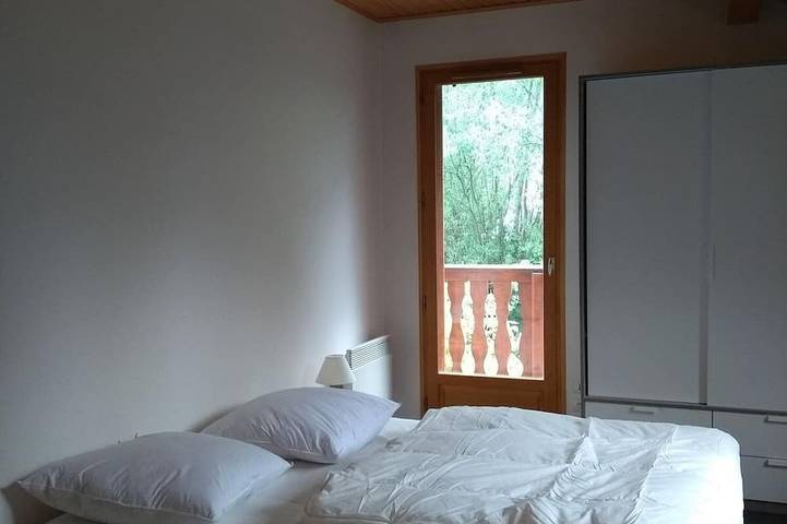 Impresionante casa y jardín en Bourg d'Oisans, ciclista amable, garaje, WIFI in Le Bourg-d'Oisans, Parque Nacional de los Ecrins