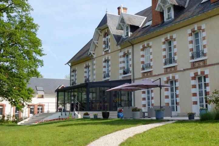 Gîte pour 7 personnes, avec jardin à Neuvy-sur-Barangeon