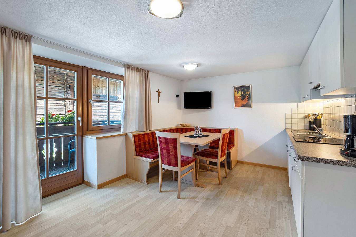 Ganze Wohnung, Ferienwohnung 'Bergkristall 2' mit Bergblick, Gemeinschaftsgarten und Wi-Fi in San Giacomo, Ahrntal