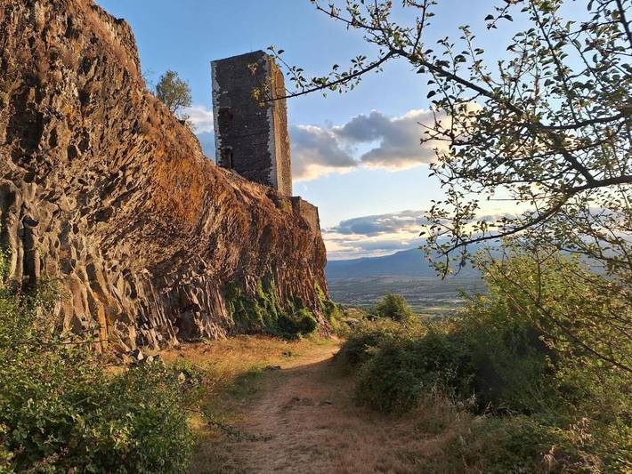 Gîte pour 8 personnes, avec vue et terrasse à Mirabel