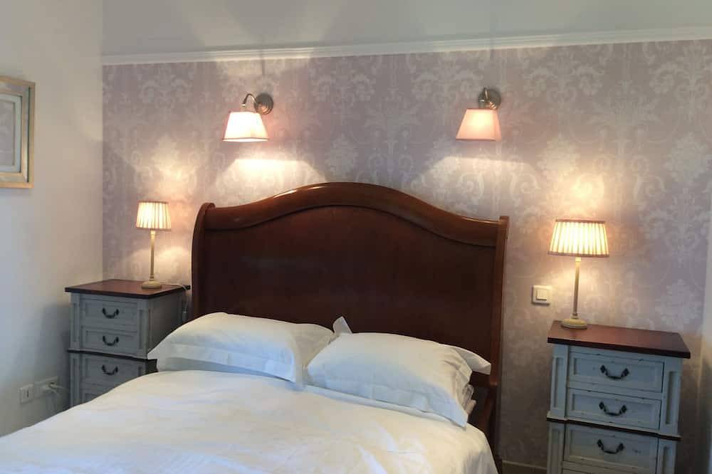 Entire apartment, Two bedroom ground floor apartment, quiet location, ideal for young families. in Domme, Périgord Noir