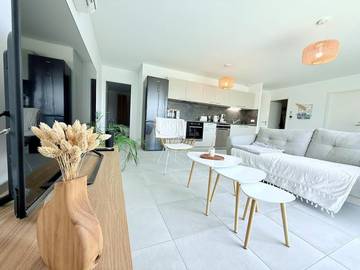 Gîte pour 6 personnes, avec terrasse dans Yves