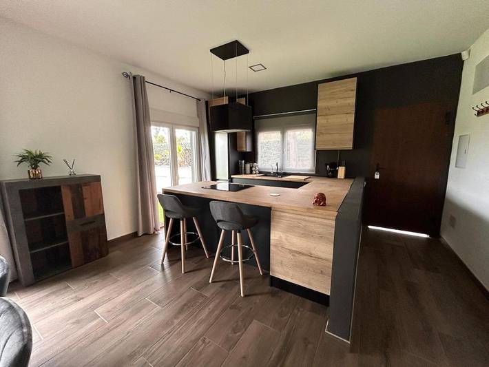 Casa rural para 16 personas, con Jacuzzi y Terraza además de Jardín y Piscina en Fuentelespino de Haro - 2