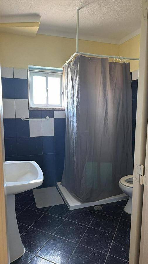 Gîte pour 3 personnes, avec bassin pour enfant et jardin ainsi que vue et piscine, animaux acceptés dans Ourique - 2