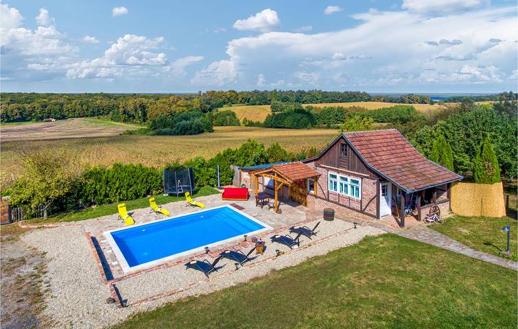 Ferienhaus für 8 Personen, mit Whirlpool und Terrasse sowie Pool - 1