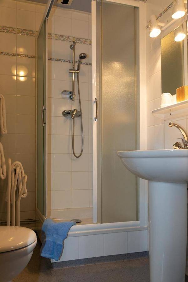 Double Room with Shared Toilet in L'Argentière-la-Bessée, Parc national des Écrins