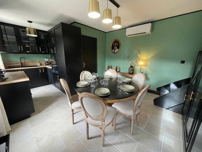 Casa rural chic cerca de Bourges con piscina, clima, WiFi y aparcamiento in Moulins-sur-Yèvre, Región de Bourges