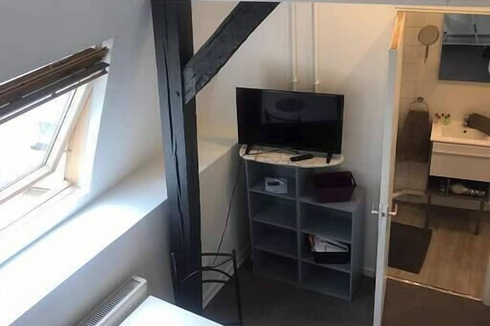 Entire apartment, Studio 25 M2, studio 25 m2 centre ville d'arras in Arras, Arras region