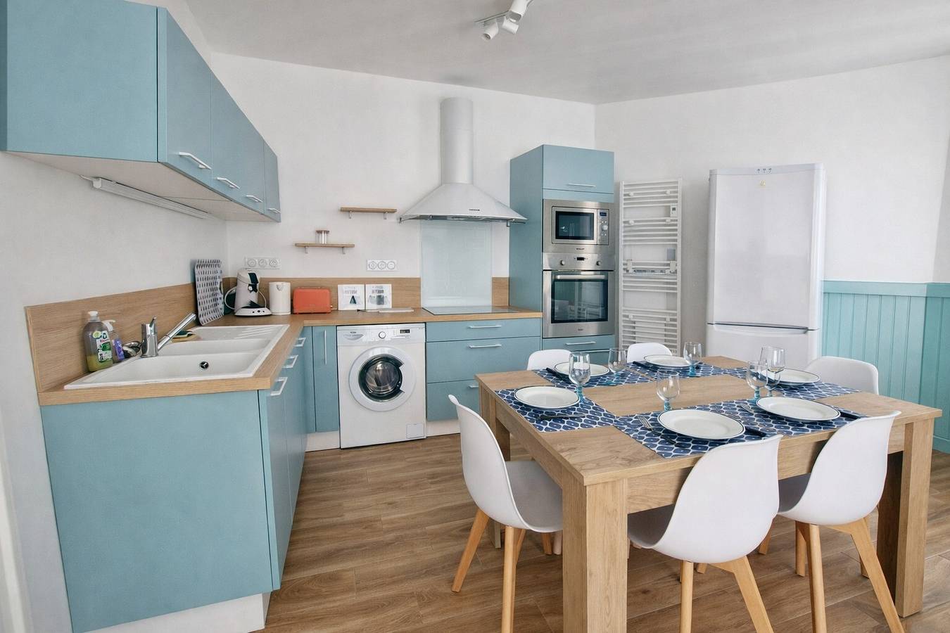 Appartement entier, Appartement « Lumineux Proche Mer » avec Wi-Fi in Saint-Guénolé, Penmarch