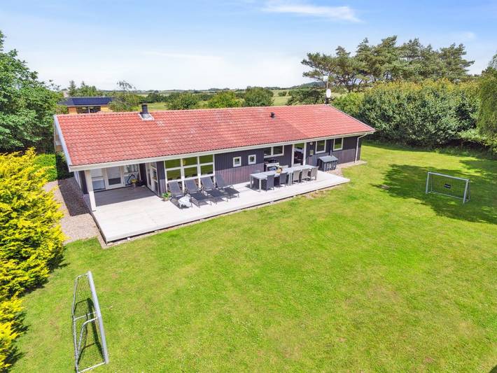 Ferienhaus für 10 Personen, mit Terrasse und Sauna sowie Pool auf Langeland