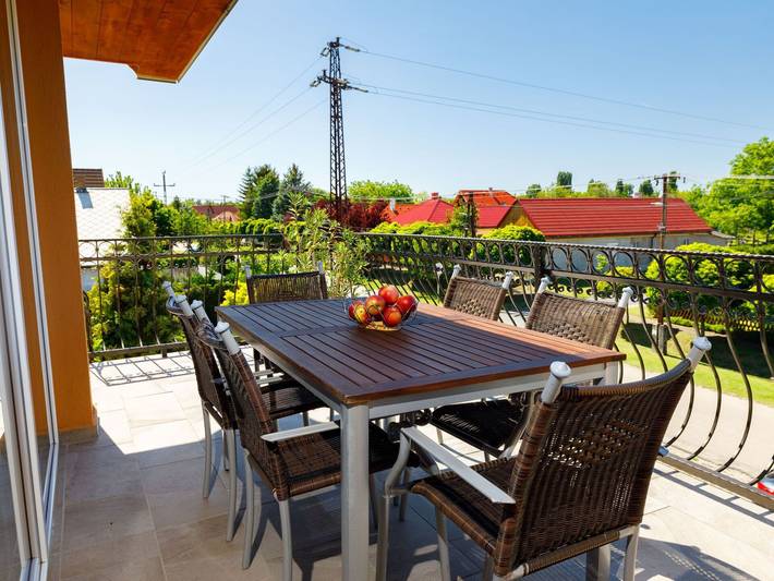Ferienhaus für 15 Personen, mit Terrasse und Garten in Balatonlelle - 3
