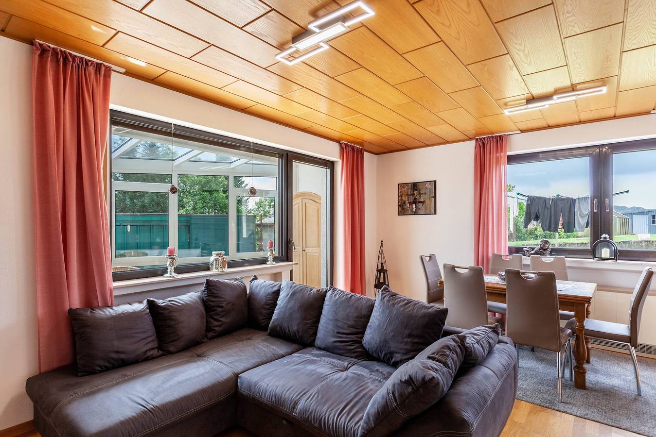 Ganze Wohnung, 'Rosi's Ferienwohnung' mit Bergblick, Gemeinschaftsterrasse und Wi-Fi in Daun, Vulkaneifel