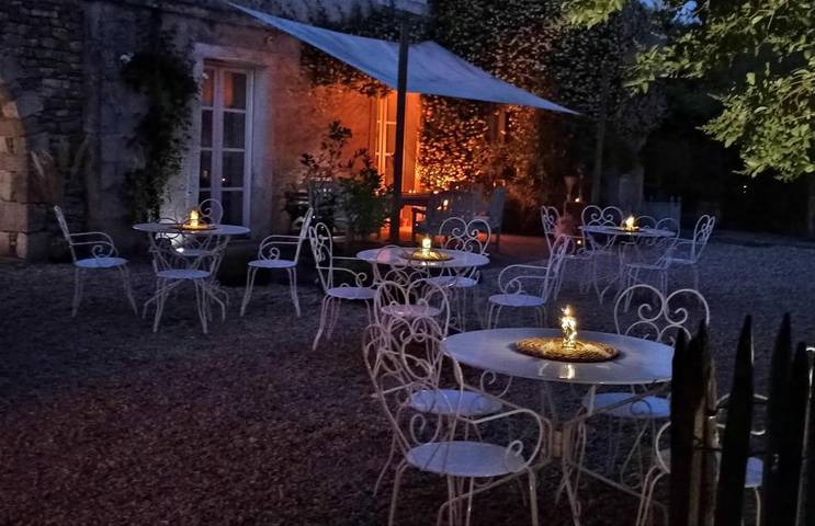 Location de vacances pour 2 personnes, avec jardin et piscine à Champagné-Saint-Hilaire - 3