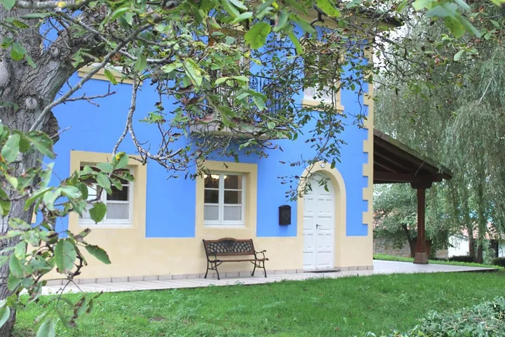 Casa de vacaciones para 5 personas, con vistas además de jardín y balcón - 1