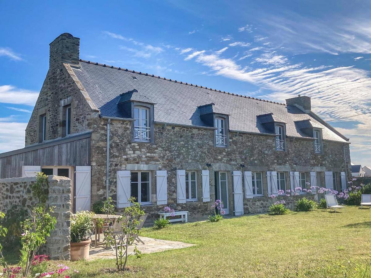 King Room with Garden View in Ploubalay, Région de Dinan