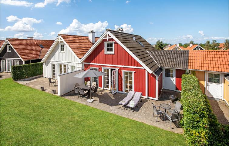 Ferieudlejning for 6 personer, med terrasse og sauna samt jacuzzi, husdyr tilladt i Middelfart