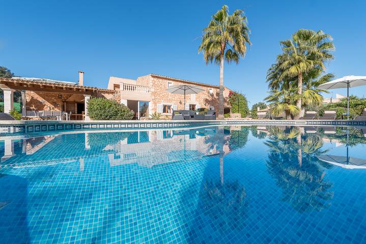 Finca für 6 Personen, mit Terrasse und Garten sowie Pool in Calonge (Mallorca)