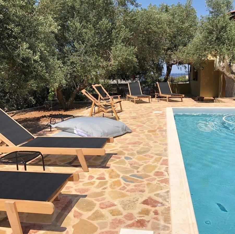 Five-Bedroom House in Peloponnes