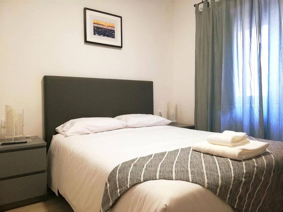 Apartamento de férias inteiro, Double Room with External Private Bathroom in Cascais e Estoril, Costa de Lisboa