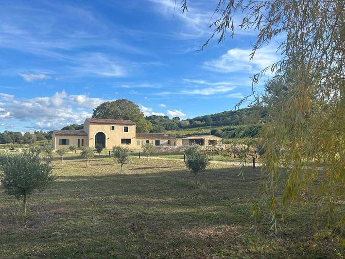 Lodge pour 2 personnes, avec jardin ainsi que piscine et vue