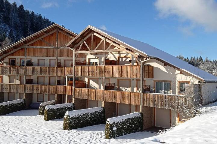 Location de vacances pour 4 personnes, avec balcon et jardin dans Lac de Gérardmer