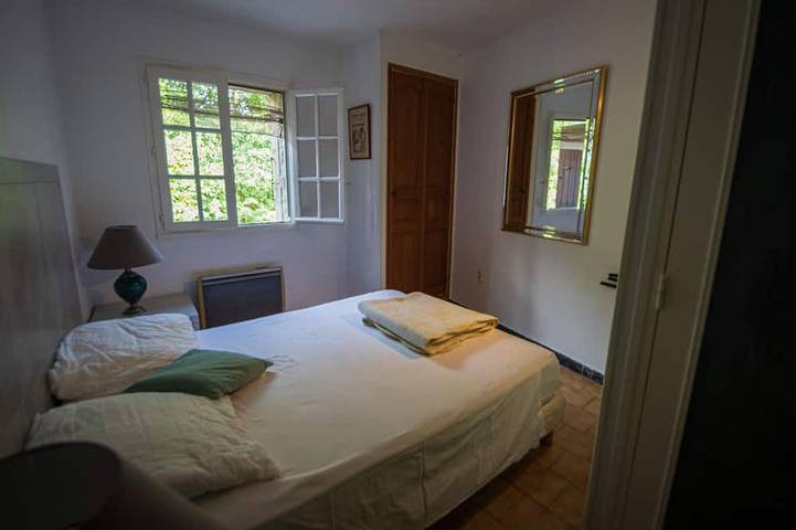 Location de vacances pour 6 personnes, avec jardin ainsi que piscine et balcon, animaux acceptés à Gravières - 4