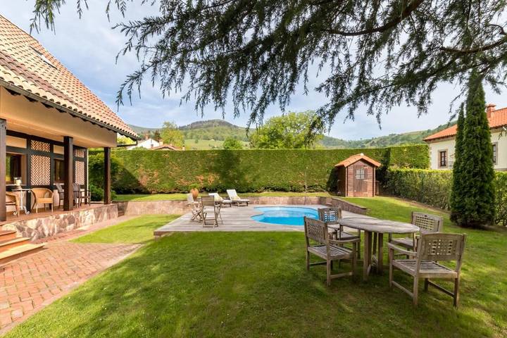 Chalet para 9 personas, con piscina además de vistas y jardín en Cantabria - 4