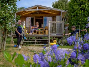 Camping pour 4 Personnes dans Sainte-Marie-du-Mont, Cotentin, Photo 1