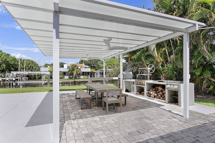 Vacation house for 18 people, with hot tub and yard in Siesta Key