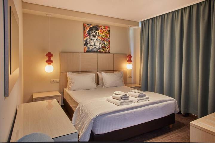B&b voor 2 personen, with Balkon and Terras as well as Tuin in Athene