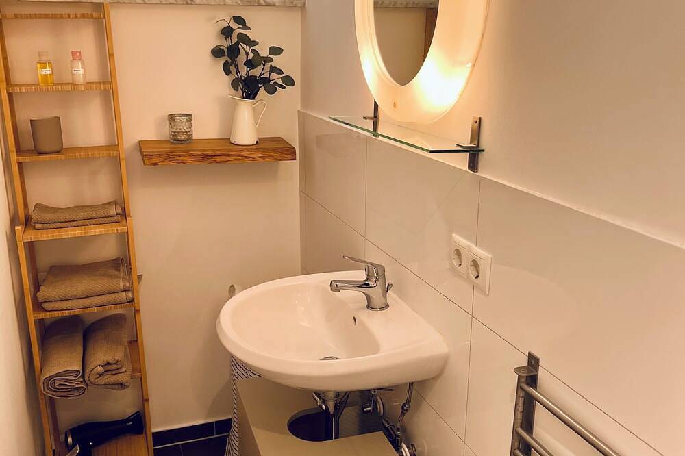 Ganze Wohnung, Thefairloft - Sonniges Studio in direkter Nähe zur Messe/Arena und Innenstadt in Düsseldorf-Golzheim, Düsseldorf