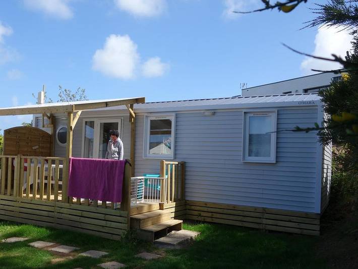 Camping pour 6 personnes, avec terrasse ainsi que bassin pour enfant et piscine dans Côte de Granit Rose - 3