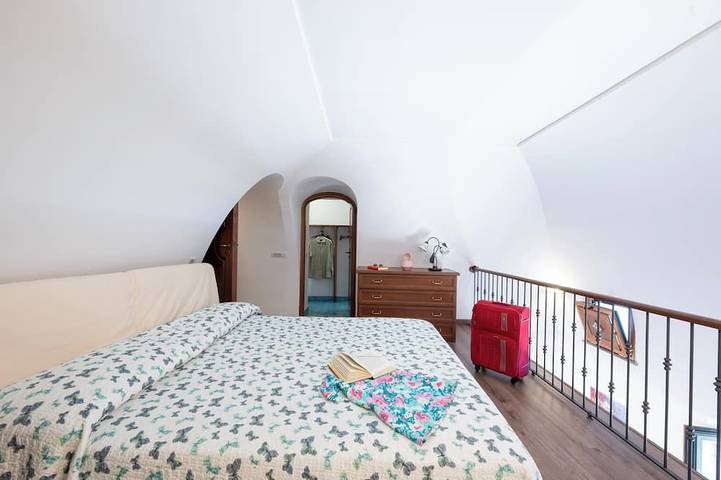 Villa Nenno con jardín-solarium y hermosa vista al mar y la costa in Tovere, Conca dei Marini