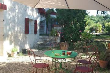 Gîte pour 6 personnes, avec jardin à Razac-sur-l'Isle