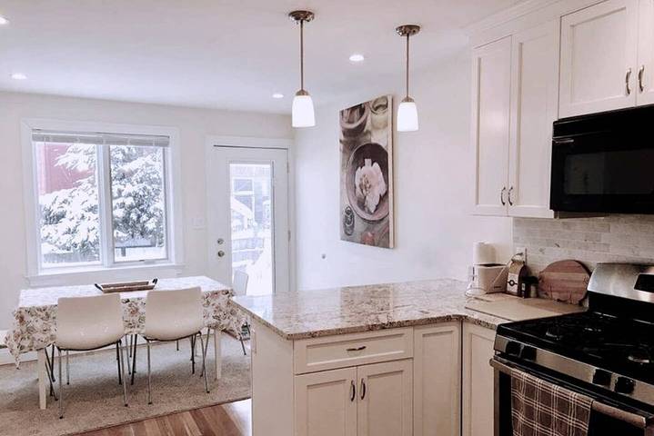 Vacation rental for 12 people, with balcony and yard, with pets in Boston