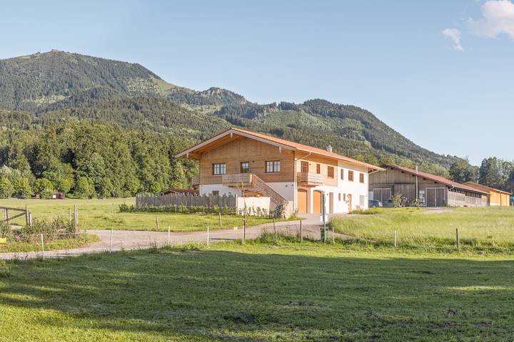 Ferienwohnung für 5 Personen, mit Terrasse und Whirlpool in Samerberg