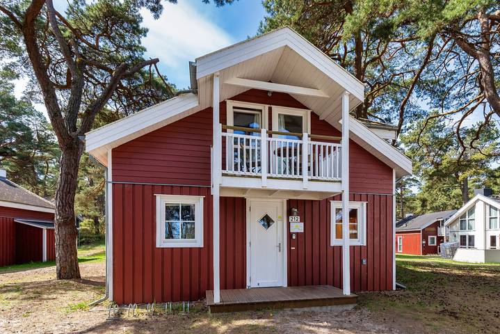 Ferienhaus für 8 Personen, mit Balkon und Whirlpool sowie Terrasse und Sauna