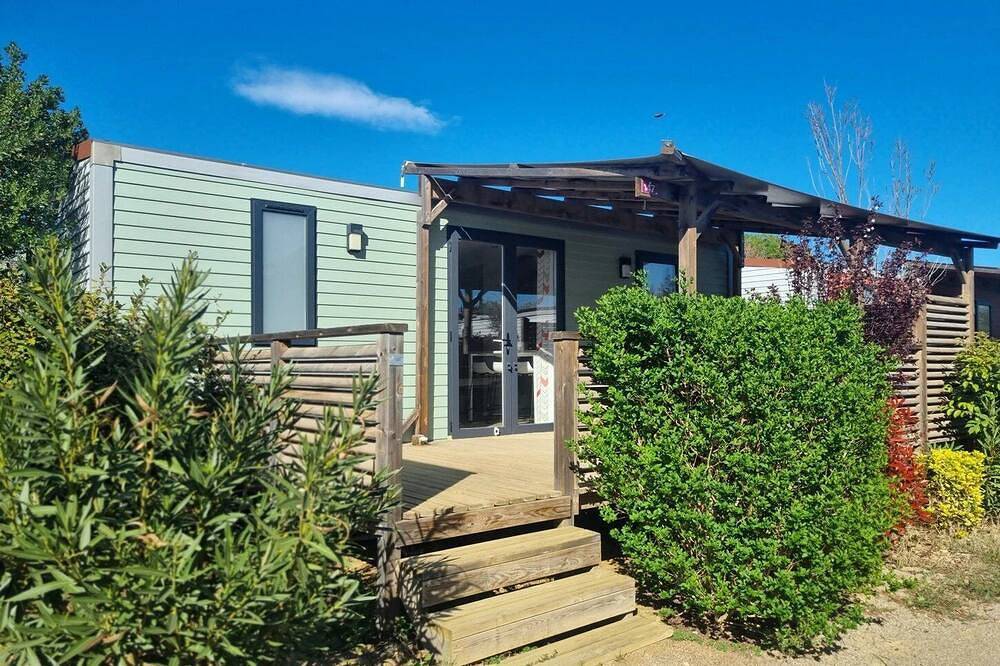 Camping 4 étoiles - Parc aquatique in Bessan, Côte d'Améthyste