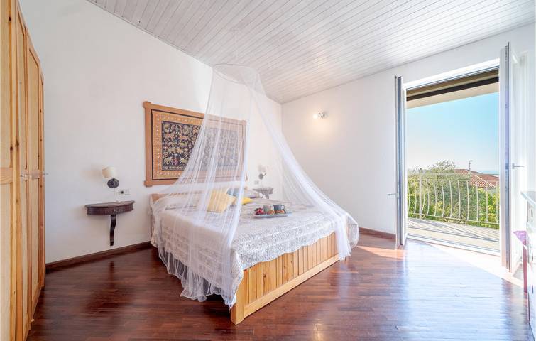 Apartment mit Meerblick, WiFi, Parkplatz und Terrasse in Casale, Moneglia