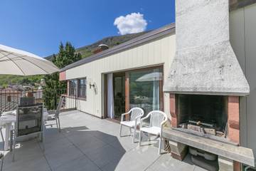 Vacation Rental for 6 Guests in Lake Lugano, Picture 1