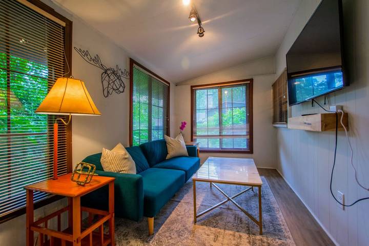 Vacation home for 3 people, with yard, kid friendly in North Carolina