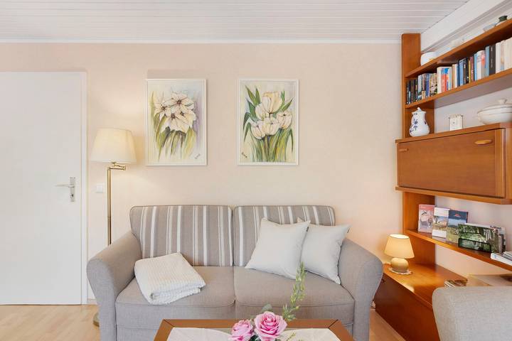 Hel lejlighed, Apartment "Vogelsang" with Terrace, Garden, and Wi-Fi in Niedereschach, Central Black Forest