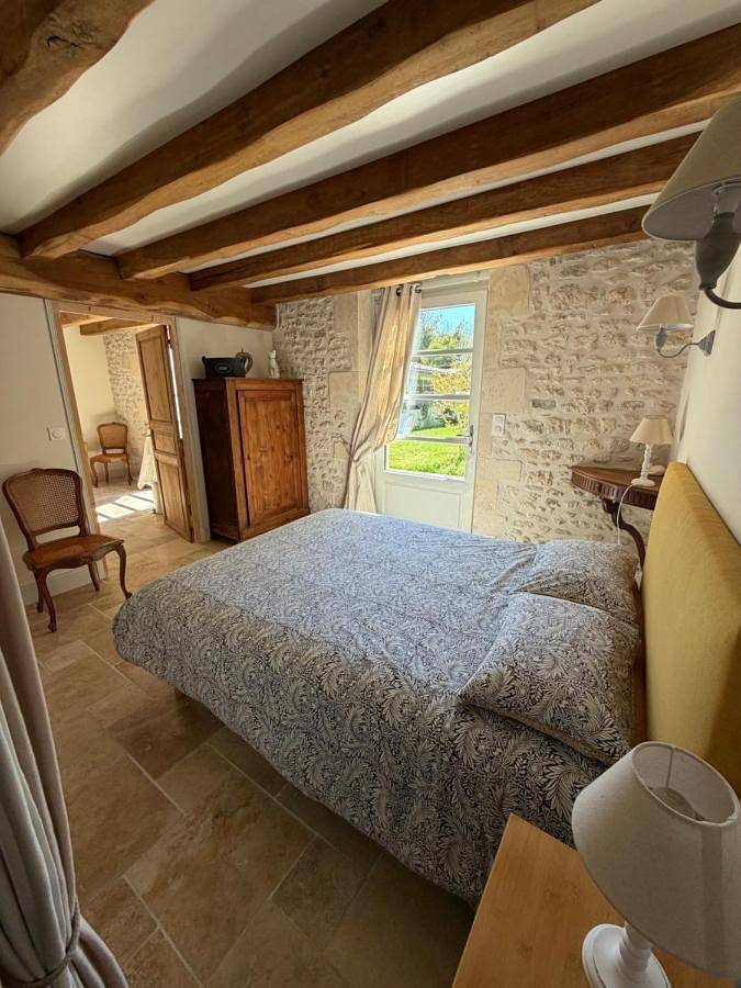 Location de vacances pour 5 personnes, avec terrasse et jardin à Cozes