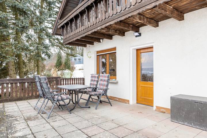 Ferienhaus für 5 Personen, mit Balkon und Garten