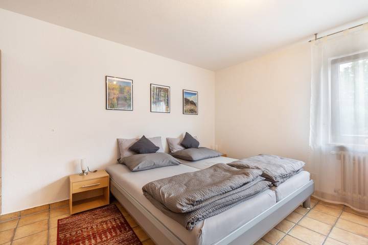 Entire studio, Holiday Apartment "Apartment Am Wasen" with Balcony in Kirchheim unter Teck, Landkreis Esslingen