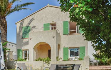 Gîte pour 8 personnes, avec terrasse et jardin, adapté aux familles à Algajola