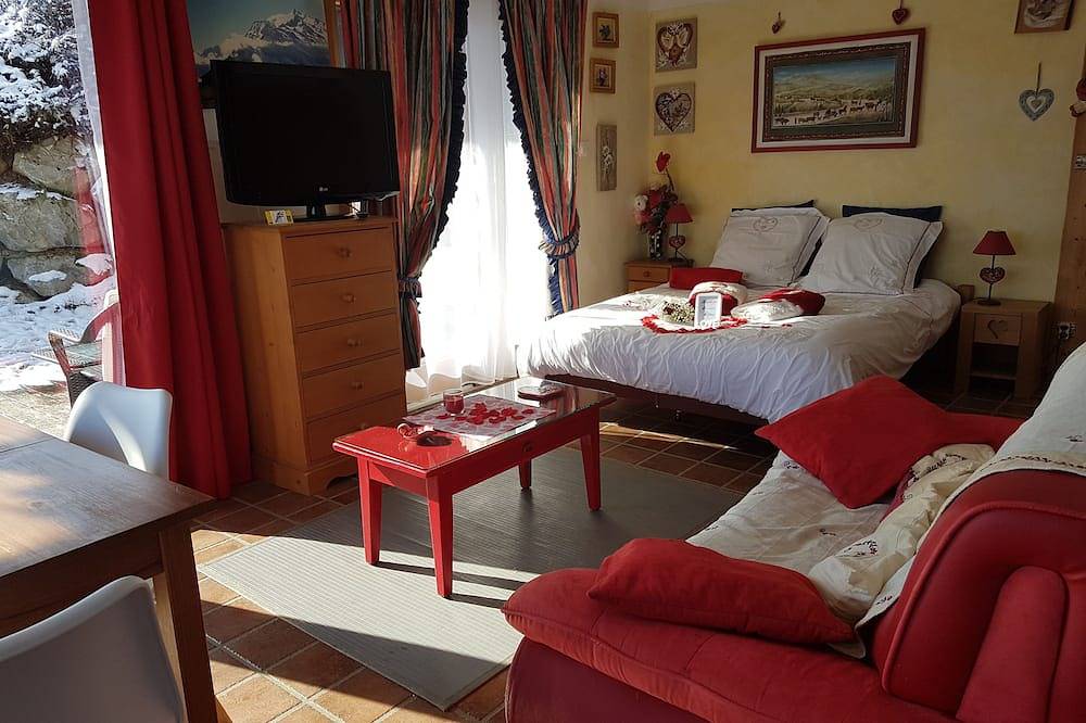 Appartement entier, Studio face au Mt Blanc plus piscine in Domancy, Pays du Mont-Blanc