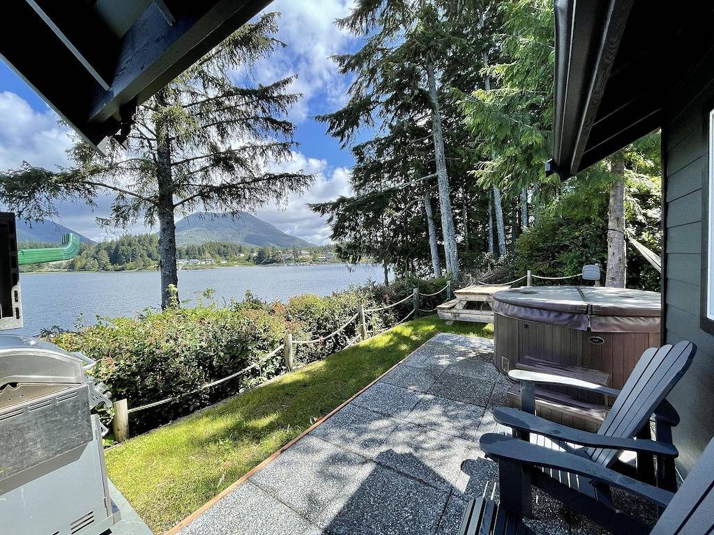 Private Kabine und Whirlpool am Meer! Schläft 4 in Ucluelet, Alberni-Clayoquot Regional District