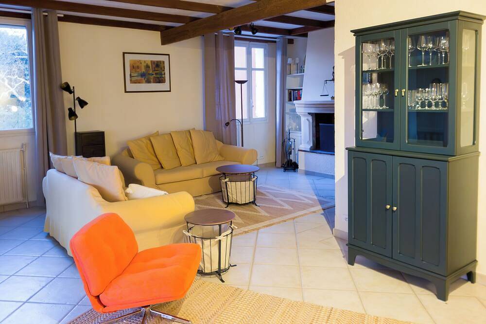 \"Villa Christine\" - completely private with (heated) pool, beautiful views in Carcès, Brignoles region